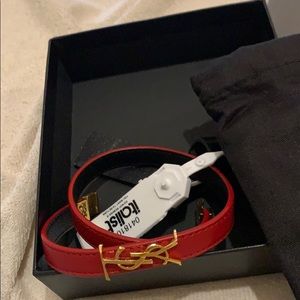 100% Authentic YSL logo leather bracelet. Sz M